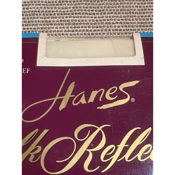 Hanes Silk Reflections Silky Sheer Control Top Pantyhose 717 Pearl Sz EF NEW NOS - Picture 3 of 4